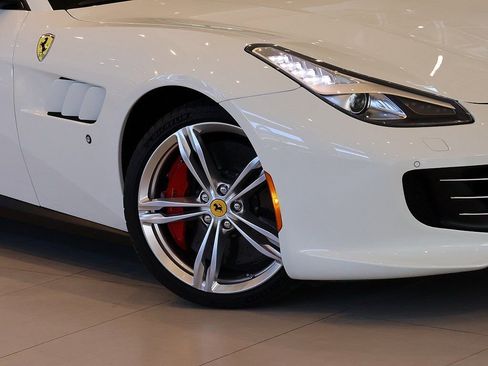 Certified 2018 Ferrari GTC4Lusso image 9