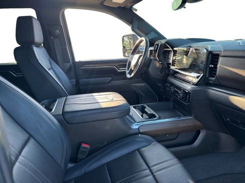 Used 2025 Chevrolet Silverado 2500 High Country w/ High Country Premium Package AWD/4WD image 18