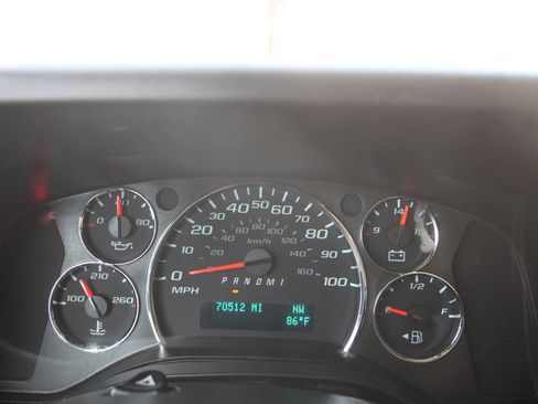 Used 2019 Chevrolet Express 2500 w/ Driver Convenience Package RWD image 15