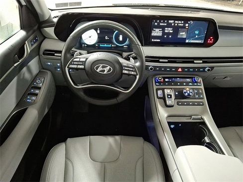 Used 2023 Hyundai Palisade SEL w/ Premium Package image 12