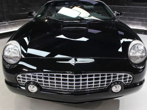Used 2002 Ford Thunderbird Deluxe image 9