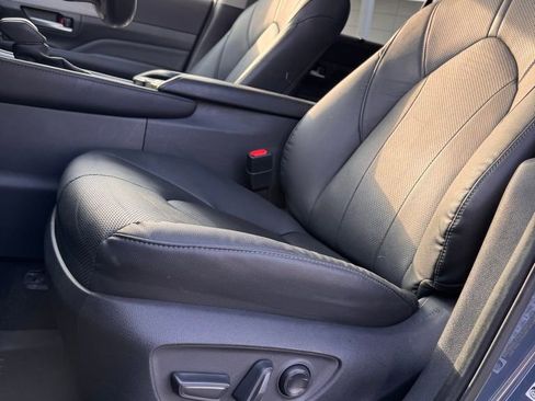 Used 2024 Toyota Grand Highlander Limited image 12