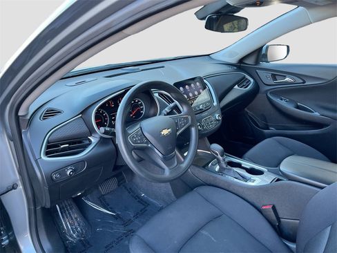 Used 2024 Chevrolet Malibu LT image 8