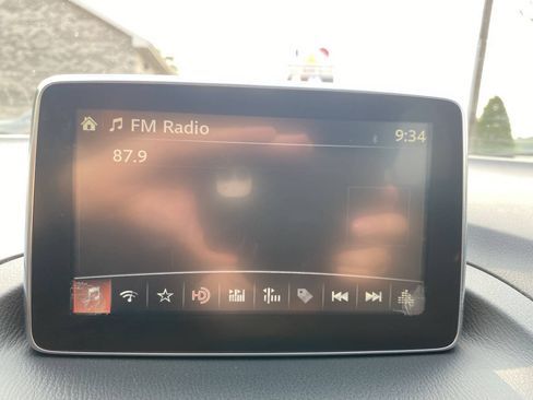 Used 2016 MAZDA MAZDA3 i Touring FWD image 27