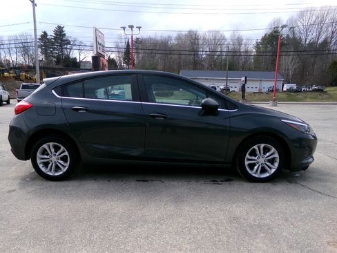 Used 2019 Chevrolet Cruze LT image 11