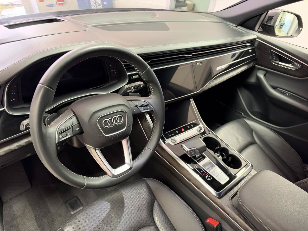 Used 2021 Audi Q8 Prestige AWD/4WD image 26