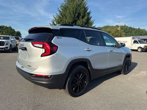 Used 2022 GMC Terrain SLT w/ Elevation Edition AWD/4WD image 18