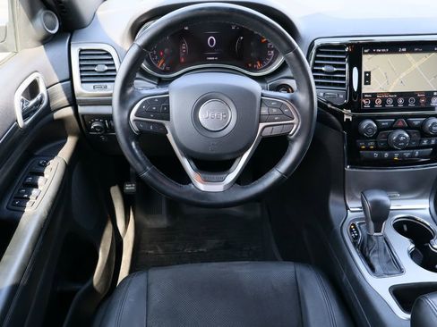 Used 2020 Jeep Grand Cherokee Altitude image 22