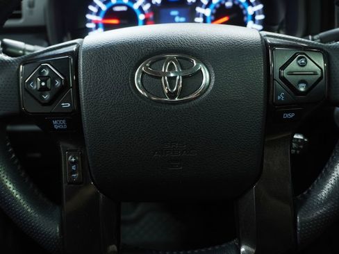Used 2019 Toyota 4Runner TRD Off-Road Premium AWD/4WD image 17