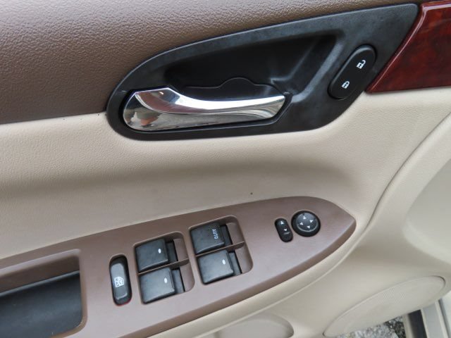 Used 2008 Chevrolet Impala LT FWD image 15