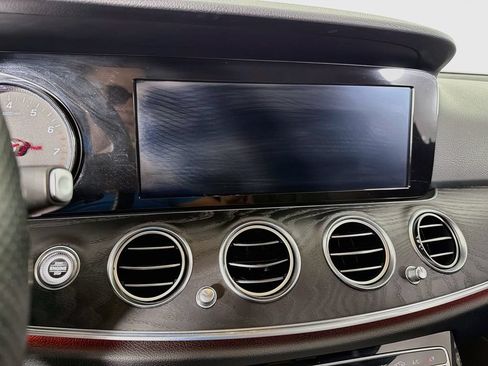 Used 2017 Mercedes-Benz E 300 image 18