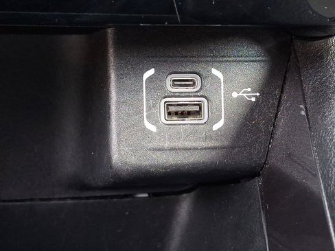 Used 2024 Jeep Compass Latitude image 25