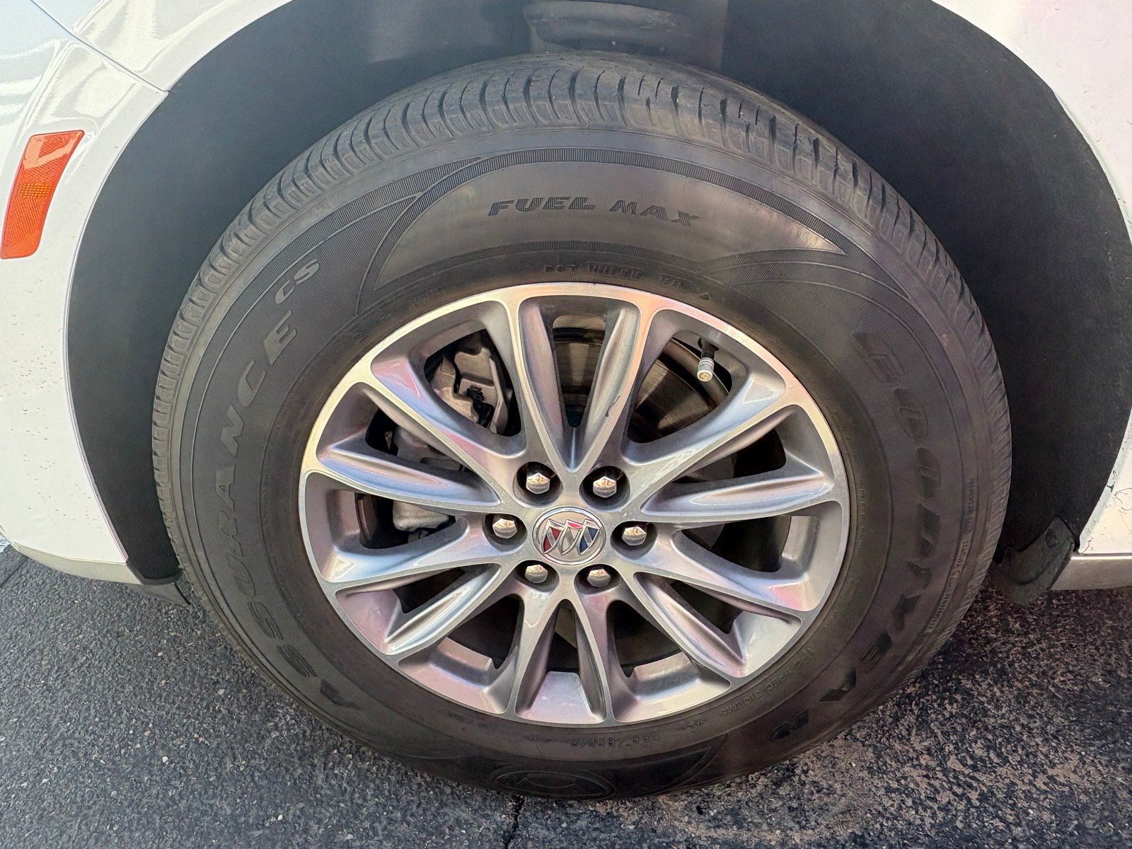Used 2024 Buick Enclave Essence w/ Technology Package FWD image 6