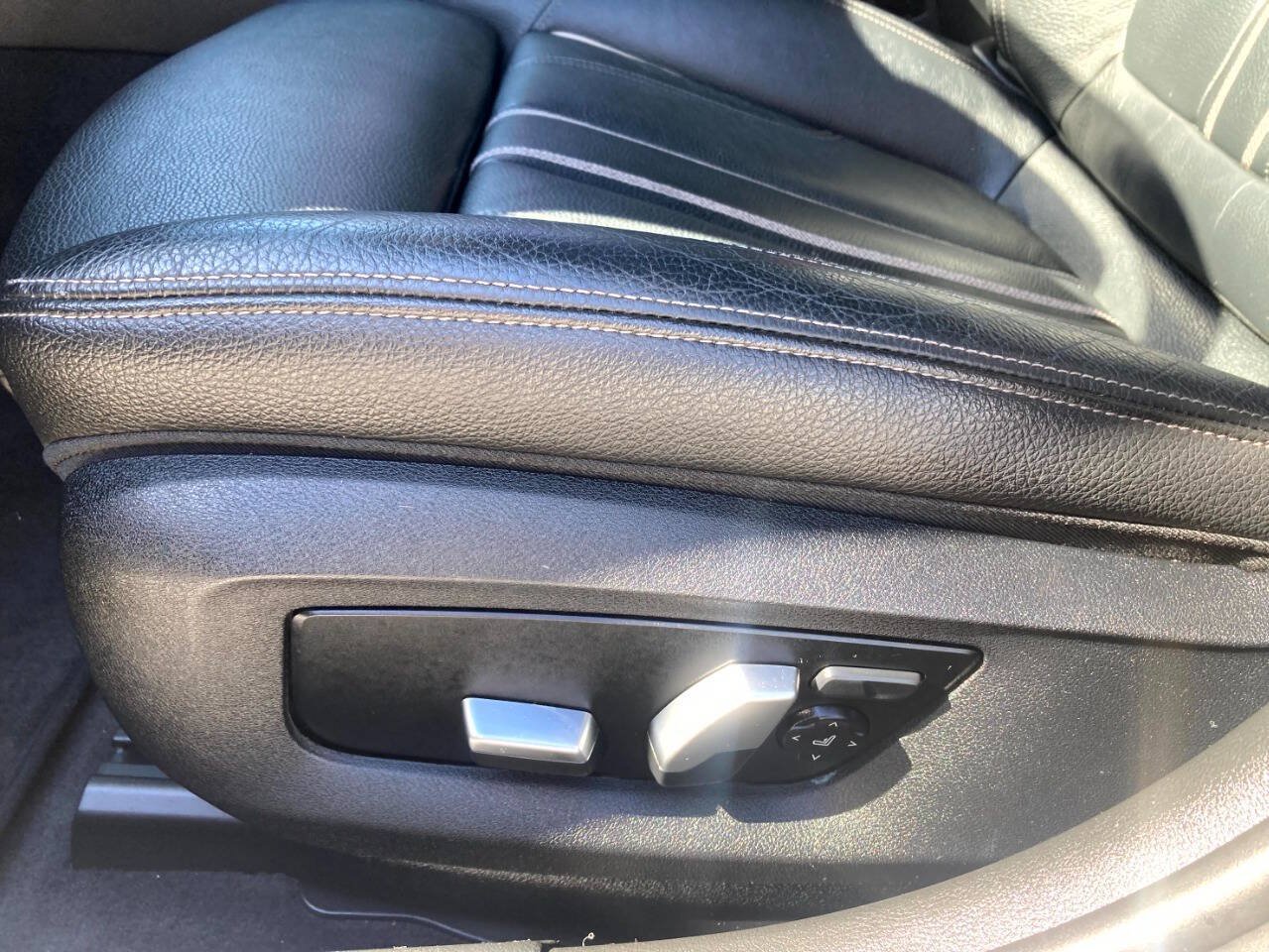 Used 2018 BMW 530i xDrive AWD/4WD image 10