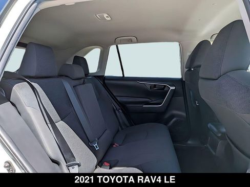 Used 2021 Toyota RAV4 LE FWD image 27