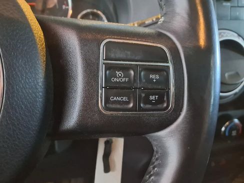 Used 2013 Jeep Wrangler Unlimited Sahara image 22