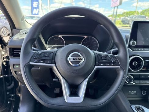 Used 2023 Nissan Sentra SV FWD image 23