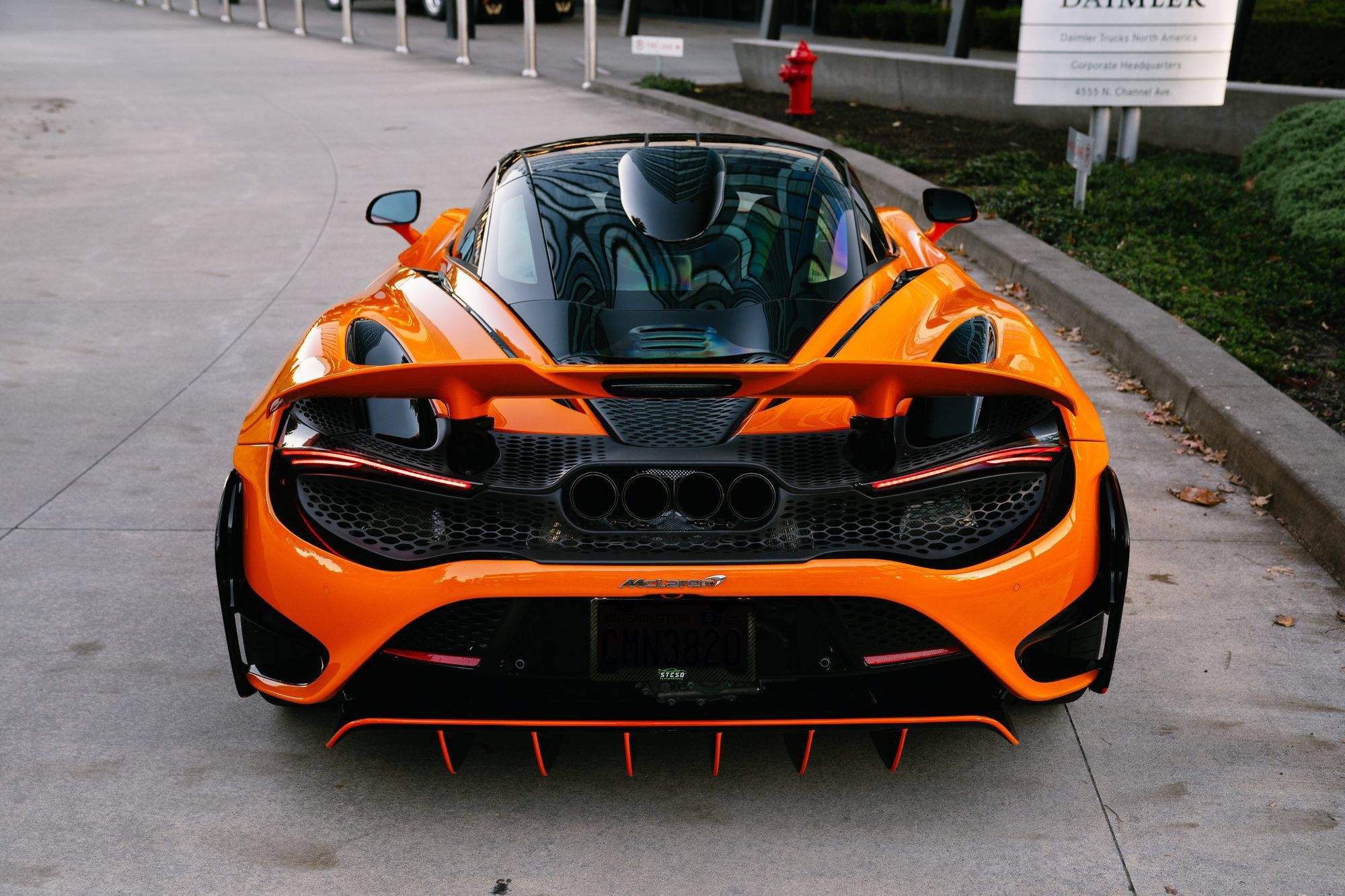 Used 2021 McLaren 765LT RWD image 8