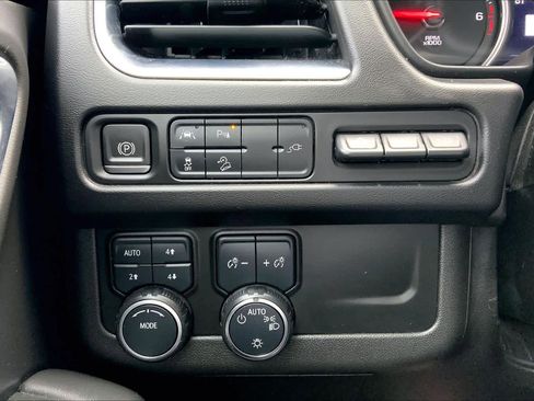 Used 2021 Chevrolet Tahoe Premier w/ Texas Edition image 34