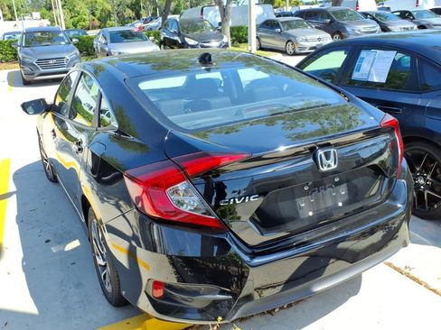 Used 2018 Honda Civic EX image 5