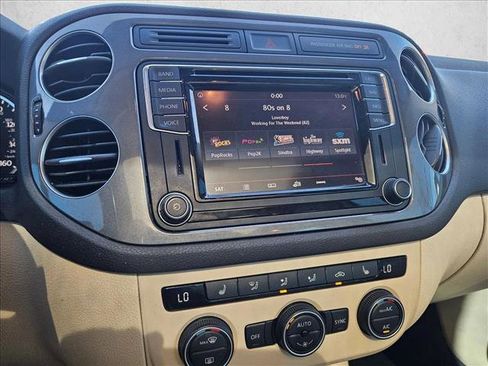 Used 2017 Volkswagen Tiguan SEL image 13