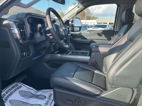 New 2026 Ford F250 Lariat w/ Black Appearance Package AWD/4WD image 15