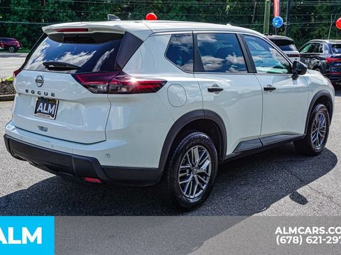 Used 2024 Nissan Rogue S FWD image 5