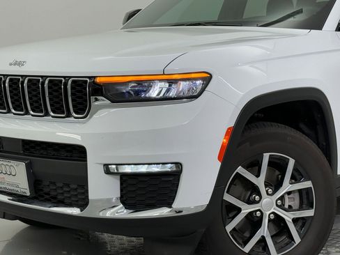 Used 2024 Jeep Grand Cherokee L Limited image 11