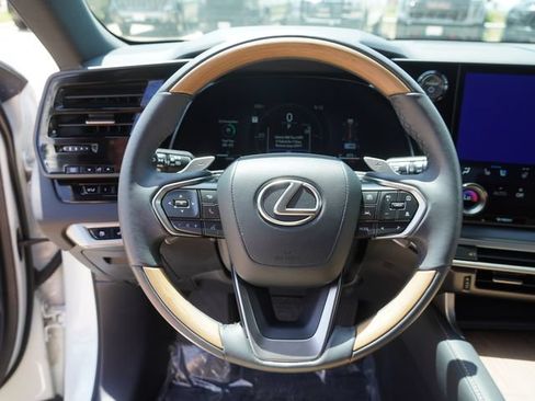 Used 2025 Lexus RX 350h w/ Kick Sensor & Tow Package AWD/4WD image 24