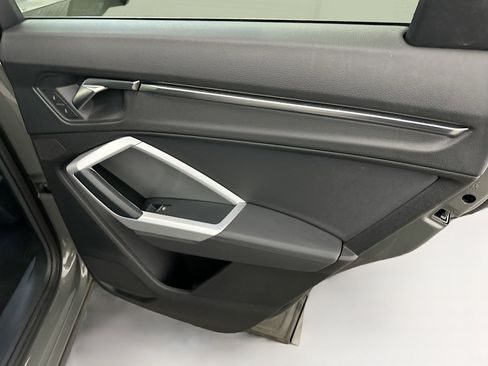 Used 2023 Audi Q3 2.0T Premium image 32