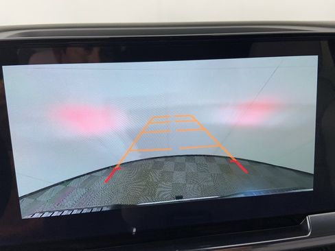 Used 2025 GMC Sierra 1500 SLT w/ SLT Premium Package image 15