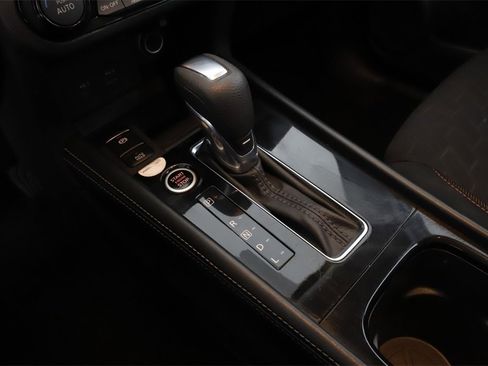 Used 2024 Nissan Kicks SR image 19