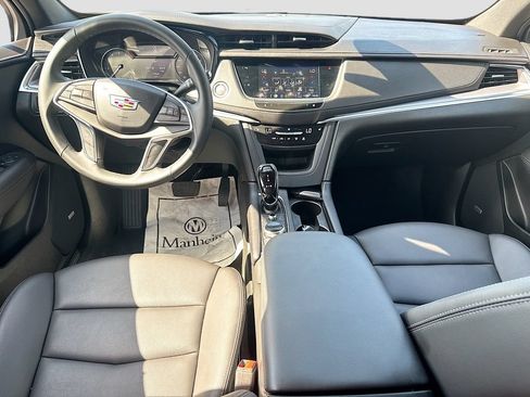 Used 2025 Cadillac XT5 Luxury FWD image 24
