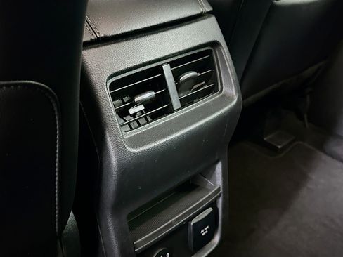 Used 2022 Ford Edge Titanium image 26