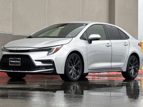 Used 2024 Toyota Corolla SE image 8