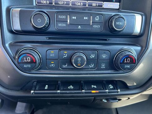 Used 2018 Chevrolet Silverado 1500 LT w/ Midnight Edition image 22