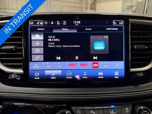Used 2023 Chrysler Pacifica Touring-L AWD/4WD image 10