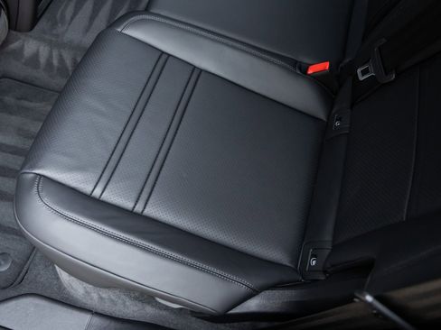 New 2025 Porsche Cayenne Turbo image 38