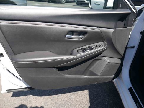 Used 2024 Nissan Sentra SV FWD image 20
