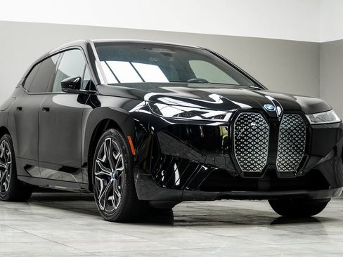 Used 2023 BMW iX M60 w/ Executive Package image 4