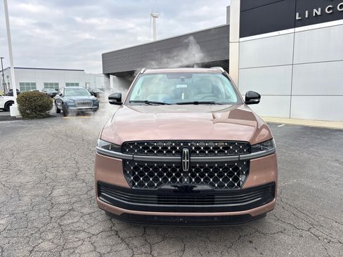 New 2026 Lincoln Navigator Black Label AWD/4WD image 2