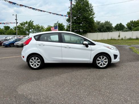 Used 2013 Ford Fiesta SE FWD image 6