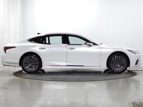 Used 2024 Lexus LS 500 AWD w/ Luxury Package image 11