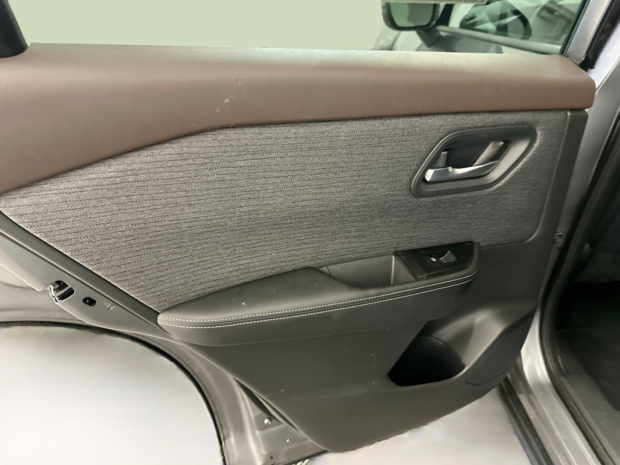 Used 2023 Nissan Rogue SV AWD/4WD image 26