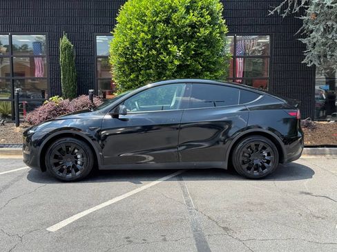 Used 2021 Tesla Model Y Long Range AWD/4WD image 9