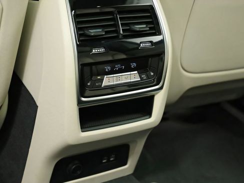 Used 2024 BMW X7 M60i w/ Executive Package AWD/4WD image 36