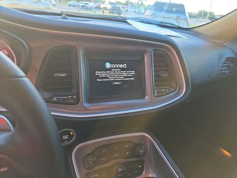 Used 2022 Dodge Challenger R/T image 7