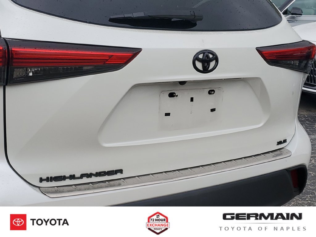 Used 2021 Toyota Highlander XLE FWD image 17