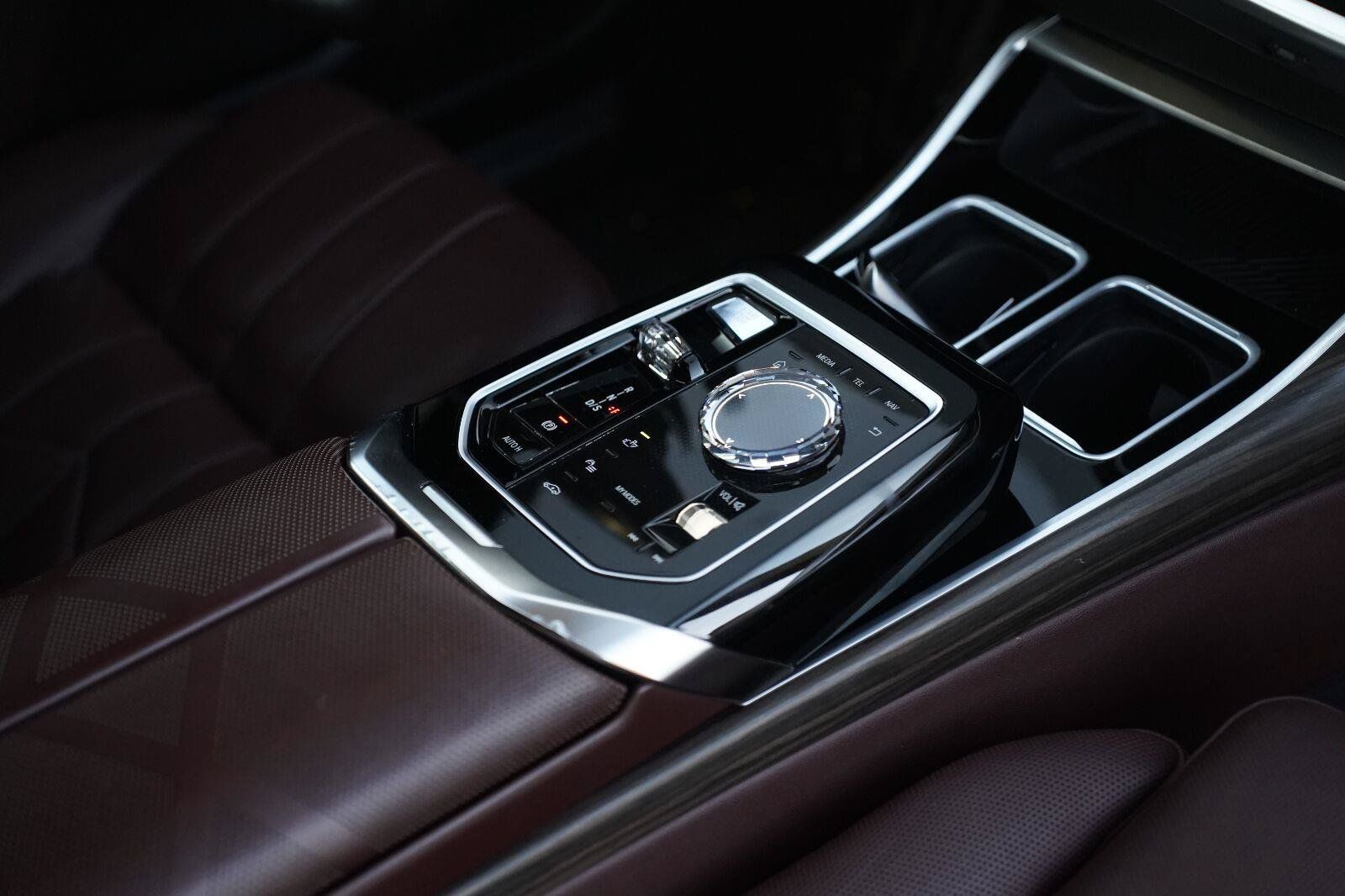 Used 2023 BMW 760i xDrive AWD/4WD image 26
