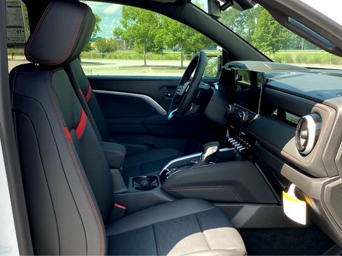 New 2025 Chevrolet Colorado Z71 w/ Technology Package image 9